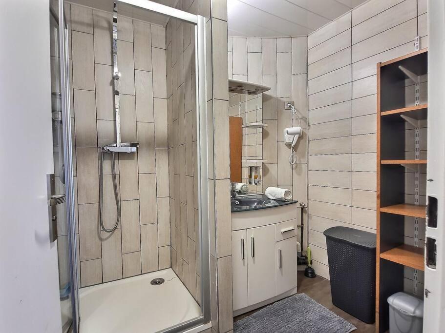 Le Cosy Wiener *Paris*Gare A 300 M*Disneyland* Champs-Sur-Marne Ngoại thất bức ảnh